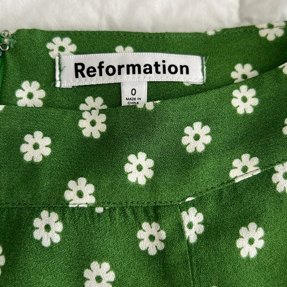 Reformation Flounce skirt in Hannah green size 0 - Picture 3 of 7